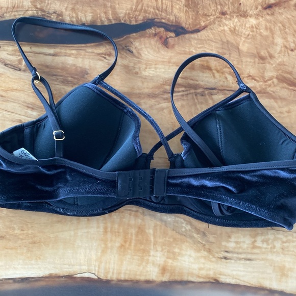 Beach Bunny swimwear velvet underwire top Sz L - Picture 4 of 4